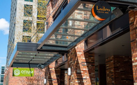 exterior view of the ladro 