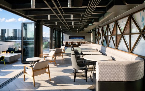 tp_seatn_small_altitude_rooftop_bar