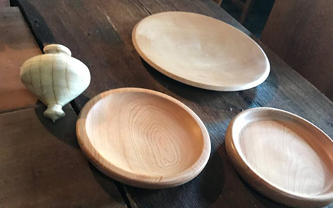 Handmade wooden plates from Mori no Sasayaki in Hokkaido