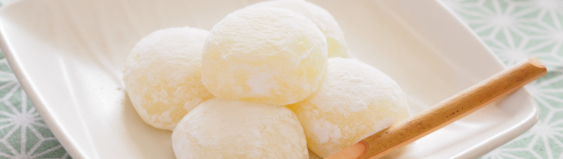 White pounded rice mochi snacks from Okayama