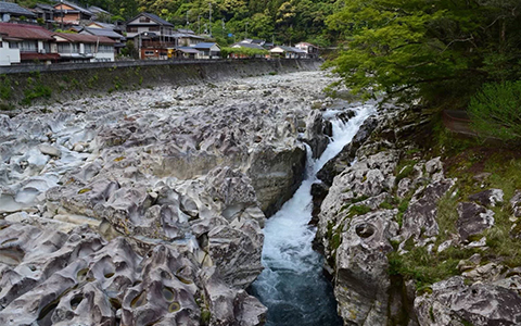 A river flowing through the rocks at Michinoeki Takinohaitaro