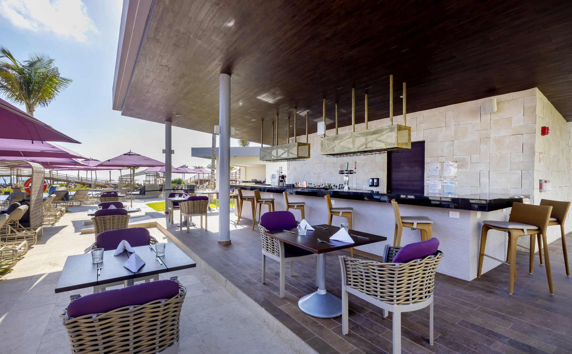 STAR Class™ Bar & Grill