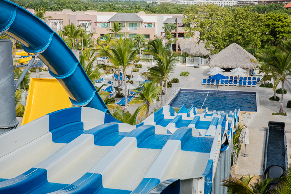 MULTI-LANE WATERSLIDE