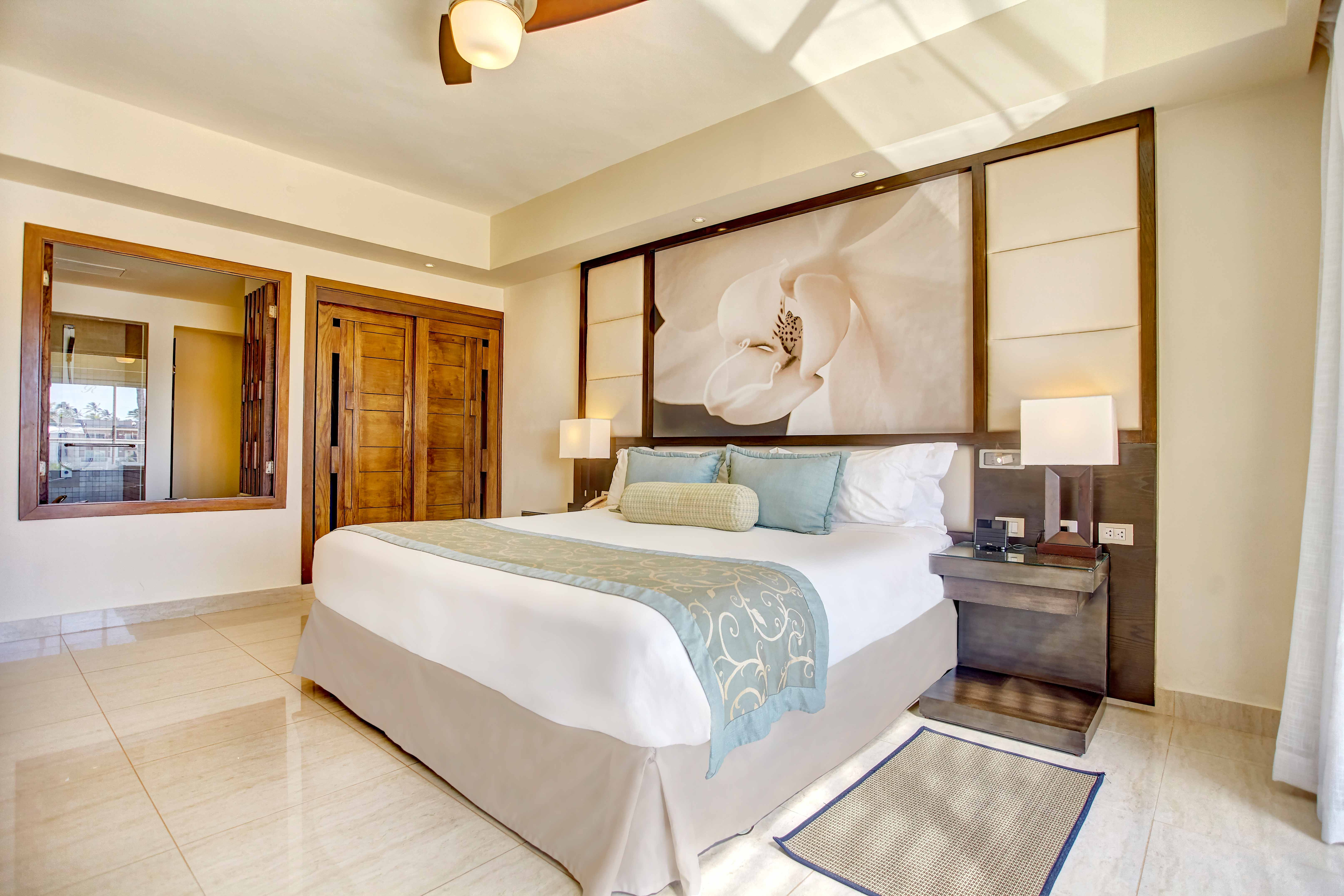 Diamond Club™ Luxury Presidential One Bedroom Suite