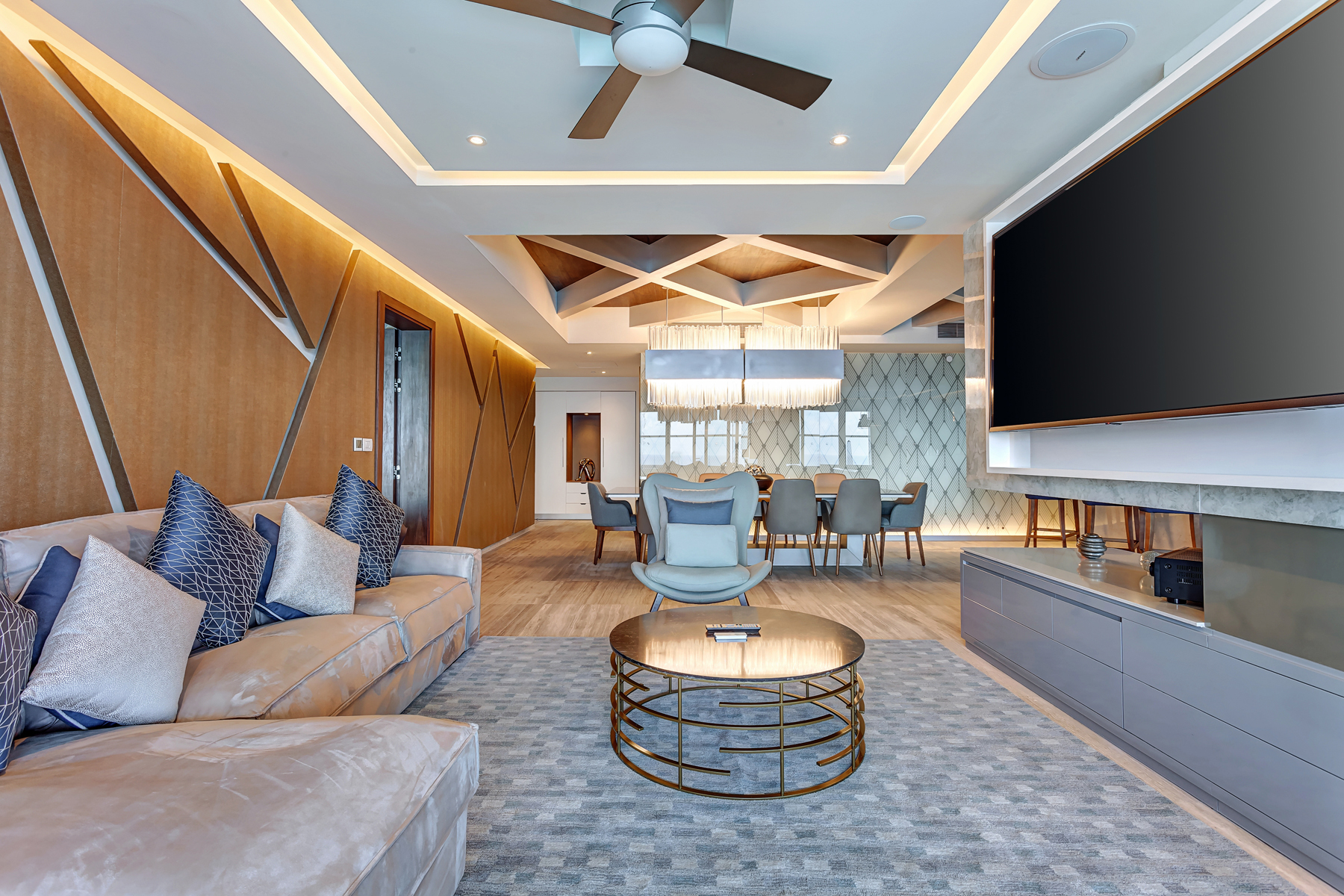 Diamond Club™ Luxury Chairman Two Bedroom Suite Oceanfront
